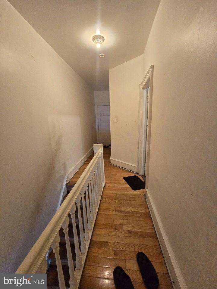 518 W Duncannon Ave - Photo 7 of 9