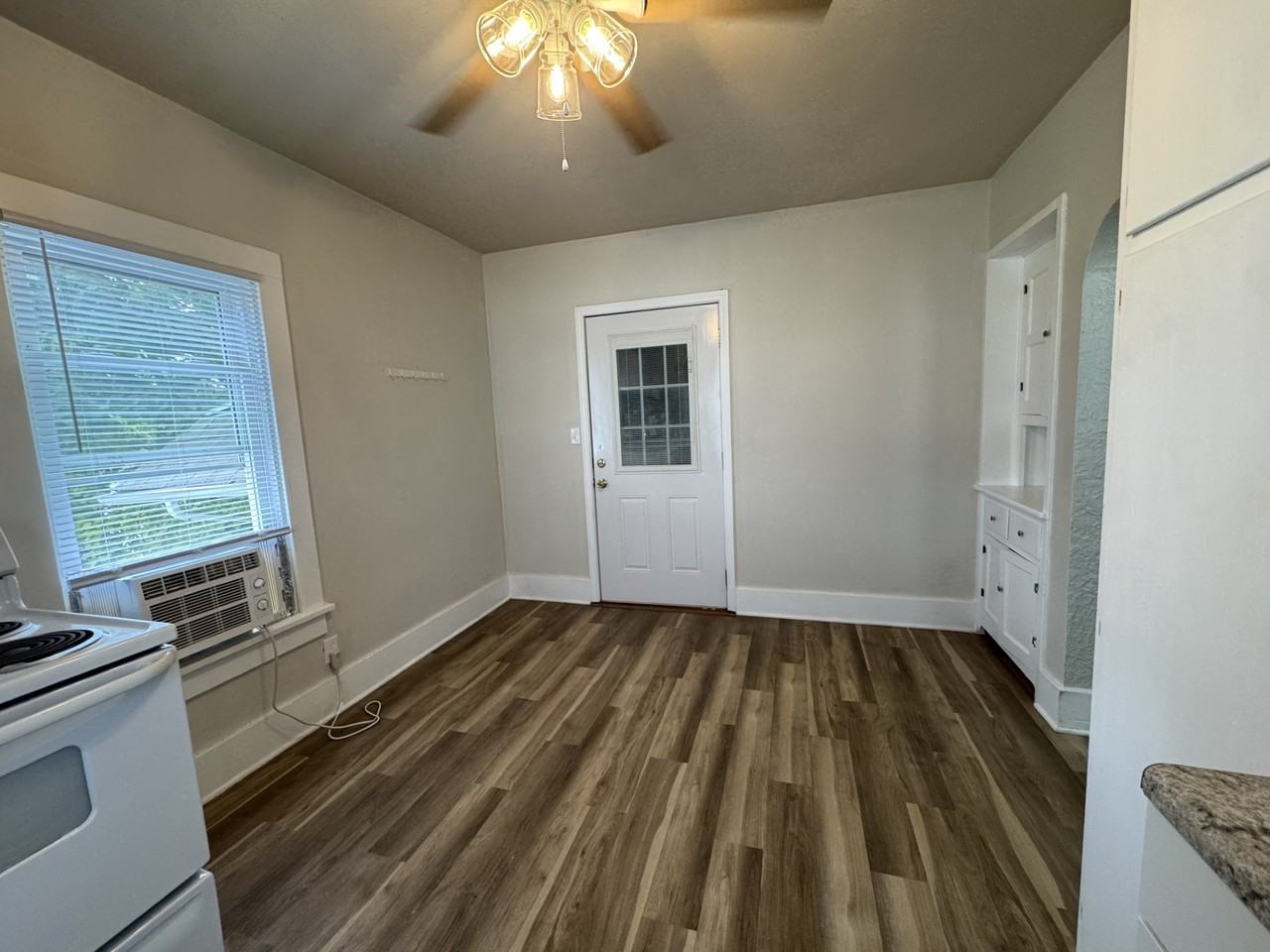 230 West Lawrence Avenue #A - Photo 6 of 19