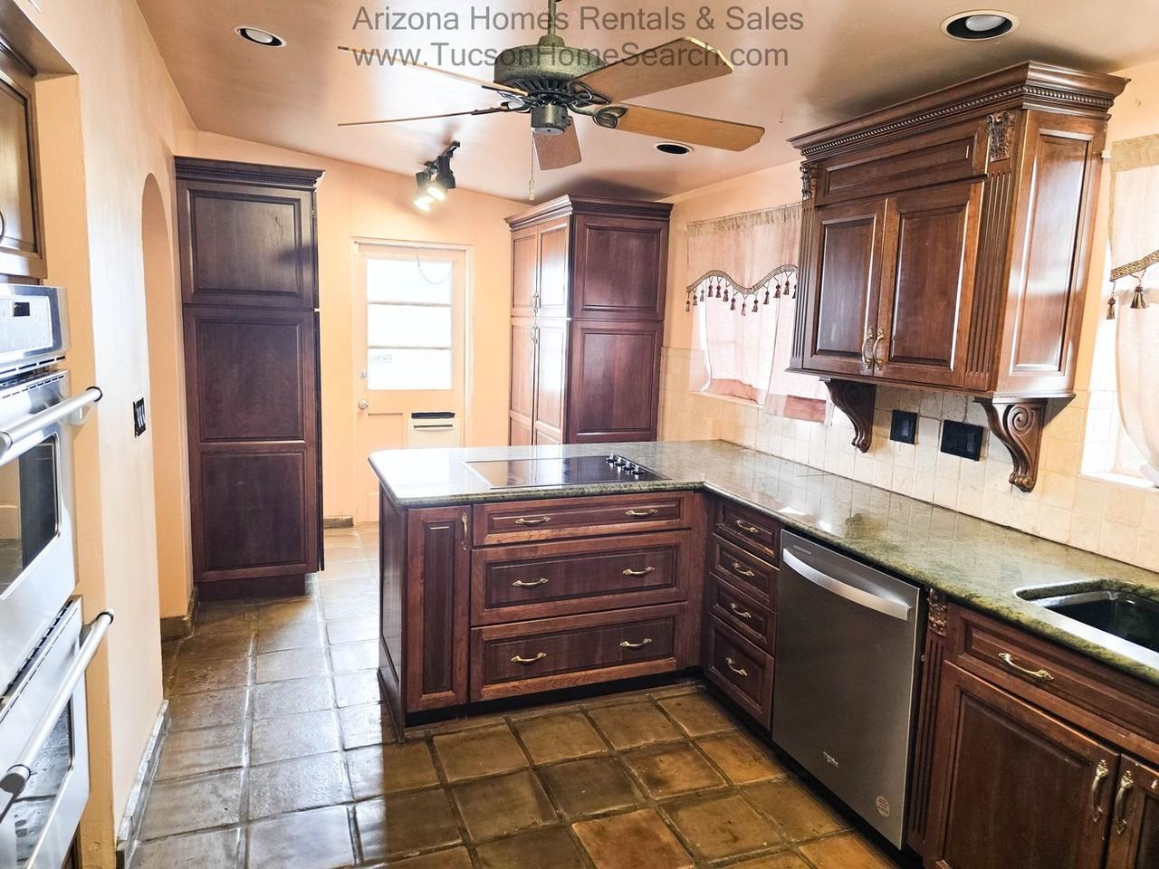 6802 E Kenyon Dr - Photo 2 of 10