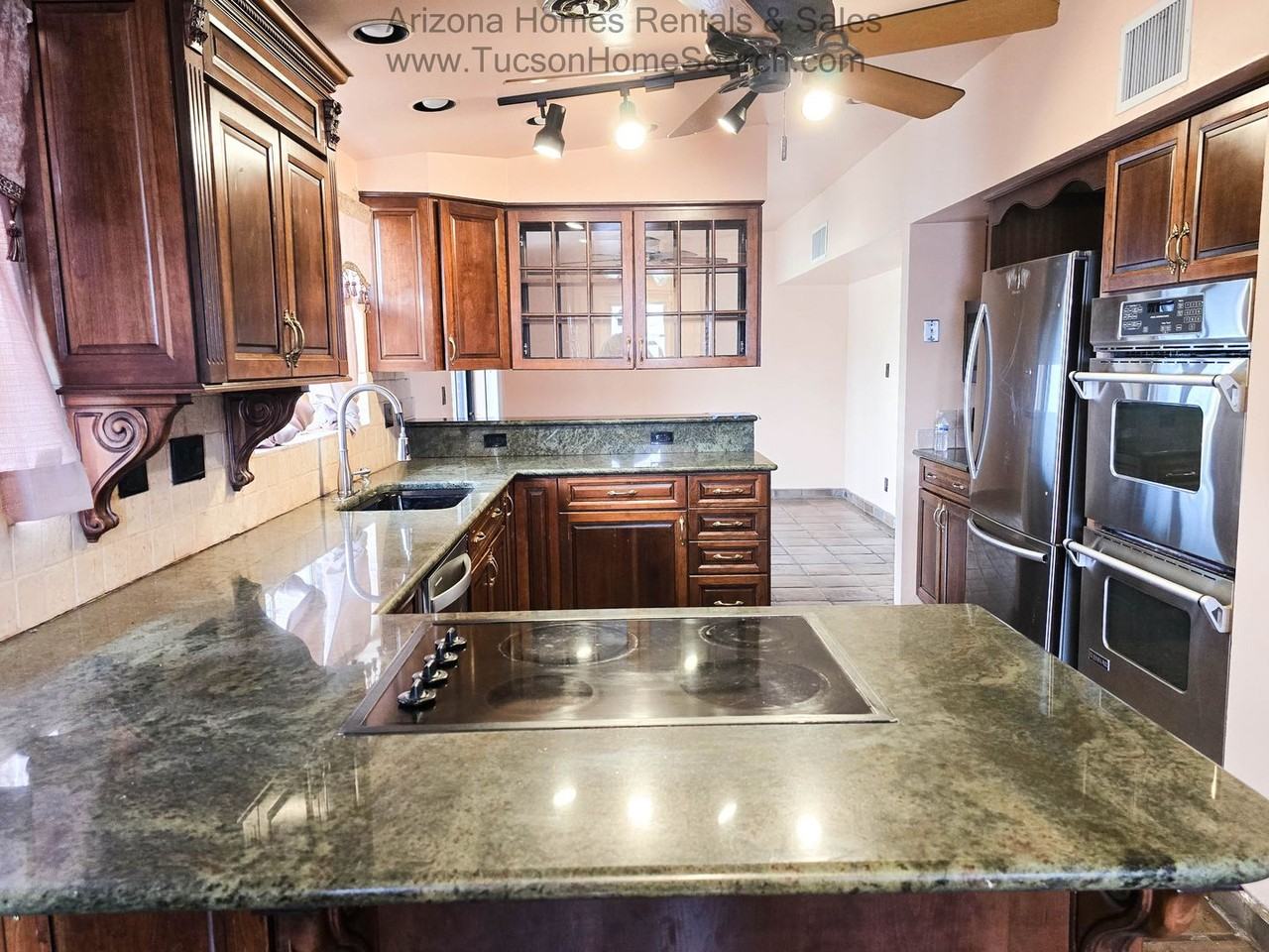 6802 E Kenyon Dr - Photo 3 of 10