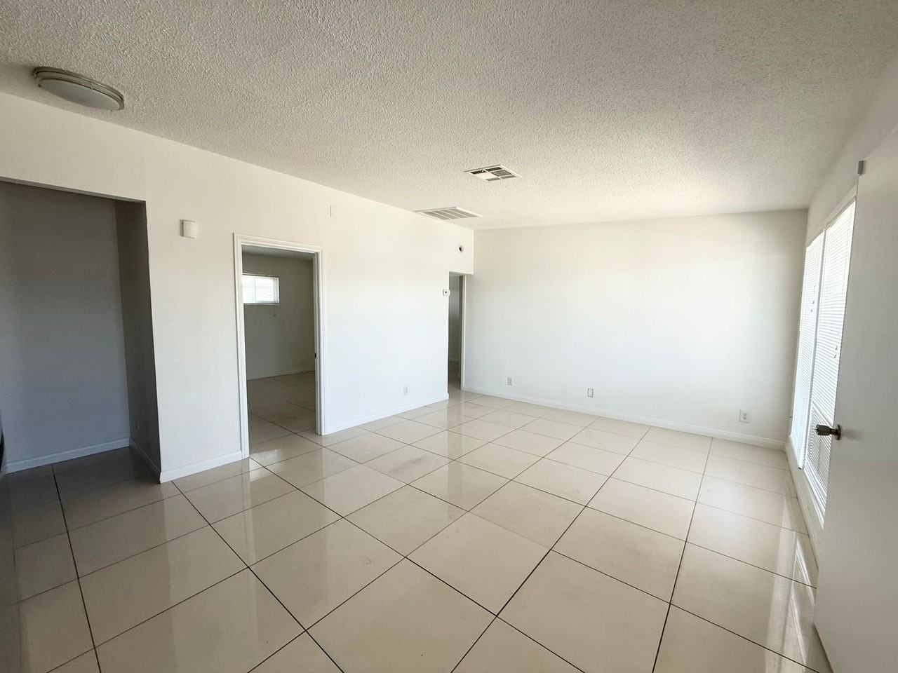 601 S 11th St #13 - Photo 4 of 16