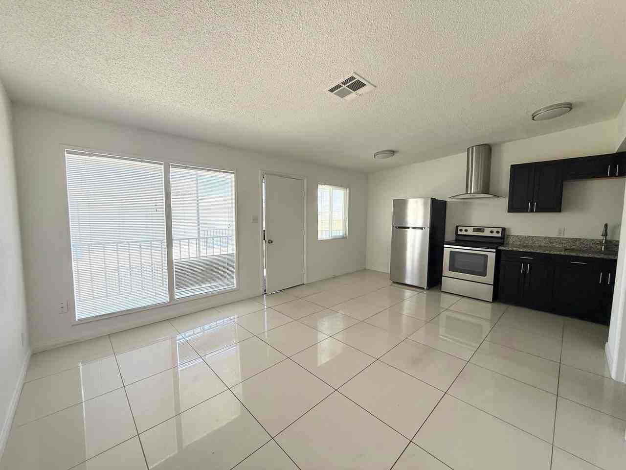 601 S 11th St #13 - Photo 6 of 16