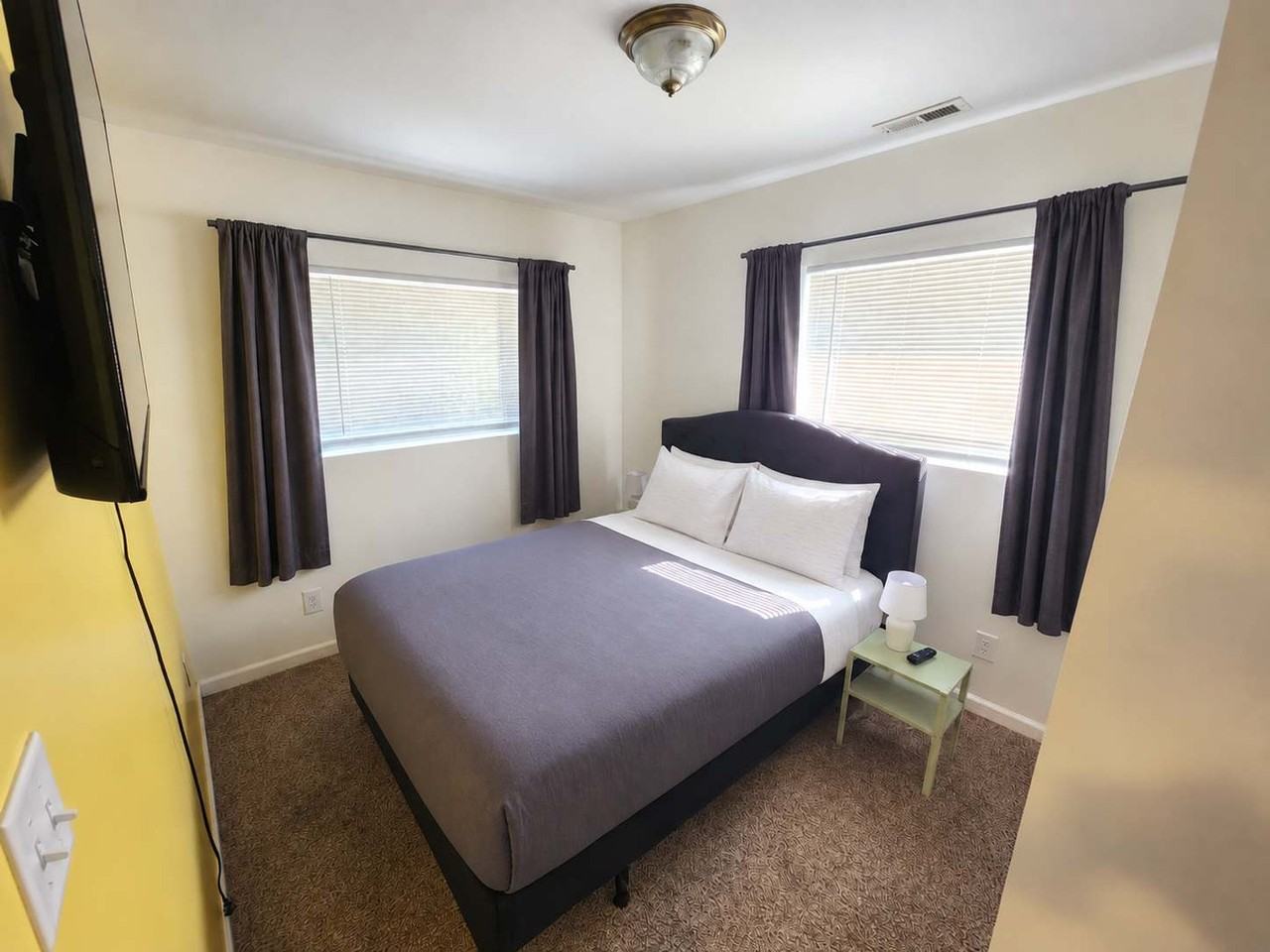 2549 Columbia Ave #1332865P - Photo 7 of 23