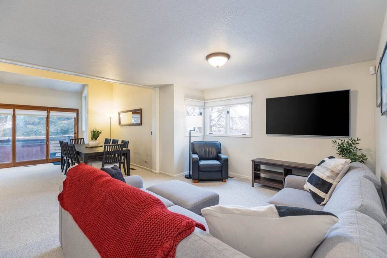 7430 South Wasatch Boulevard - Photo 7 of 49