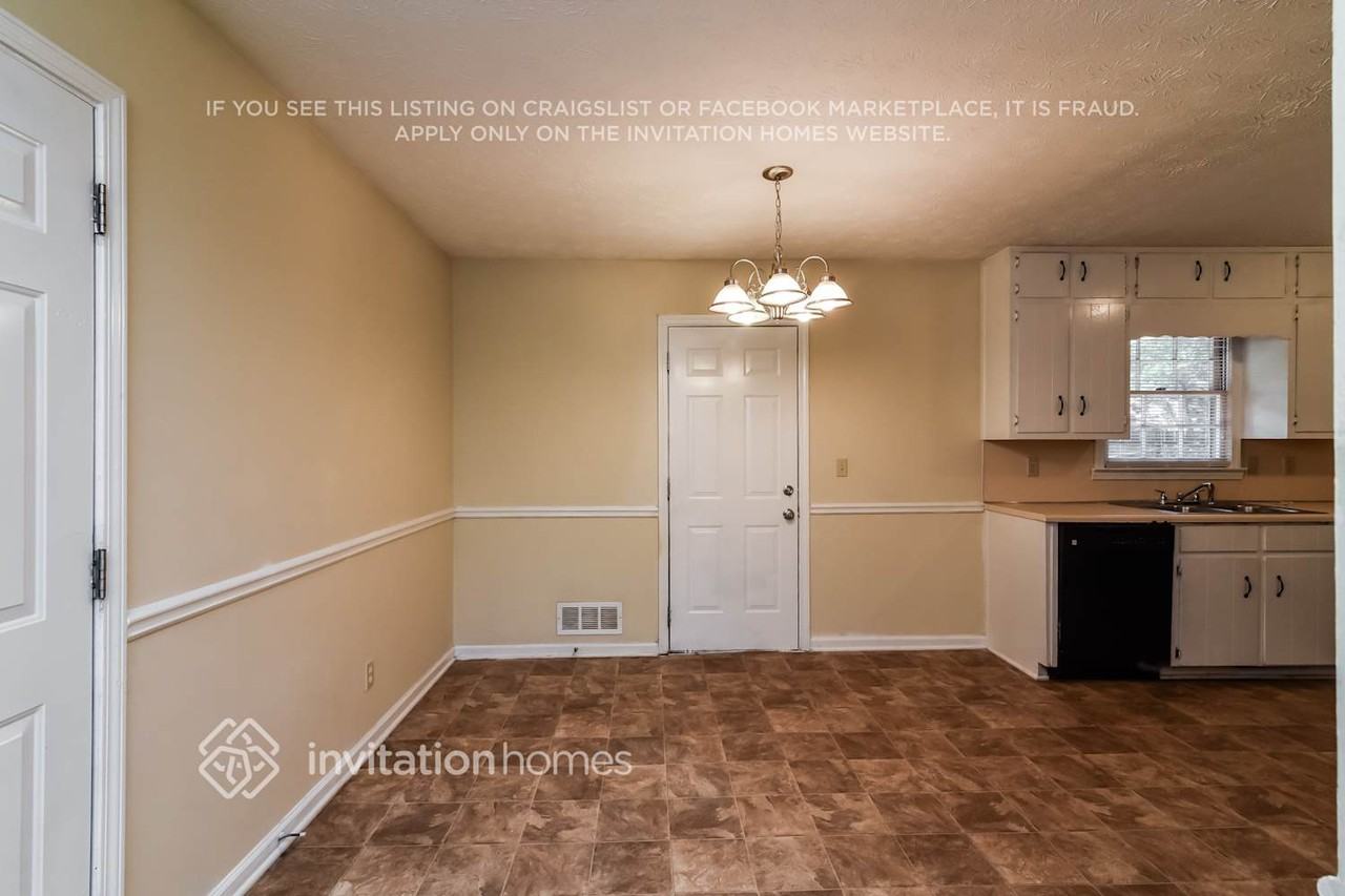 814 Marthas Dr - Photo 6 of 18