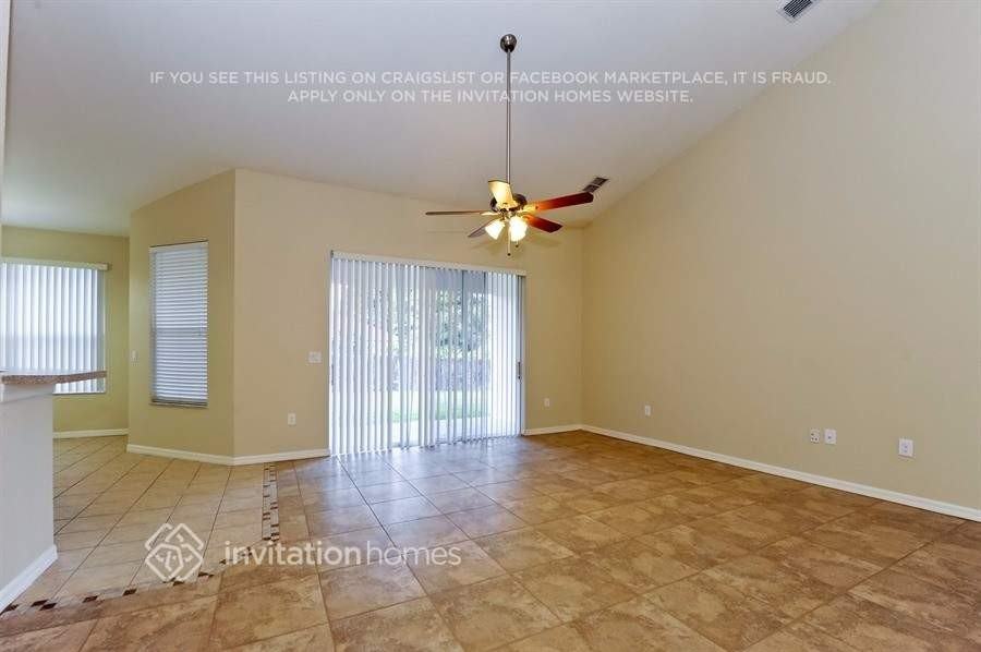 5352 Oxford Manor Cir - Photo 4 of 21