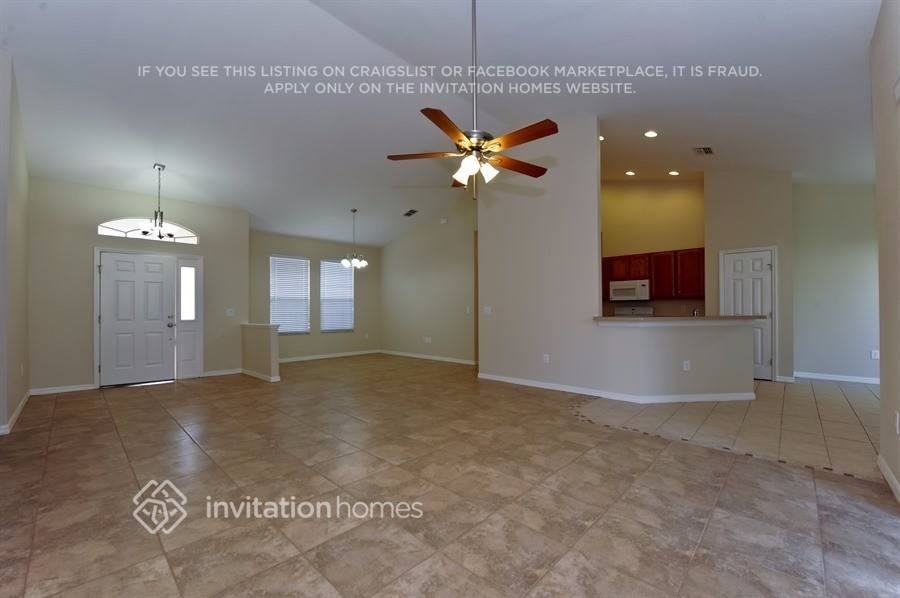 5352 Oxford Manor Cir - Photo 3 of 21