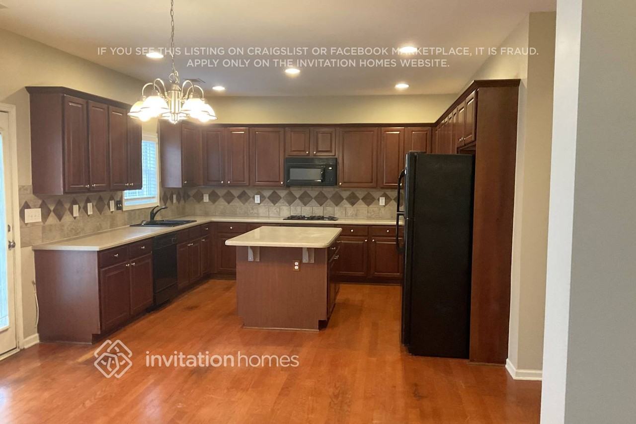 1100 Hargrove Ct - Photo 4 of 13