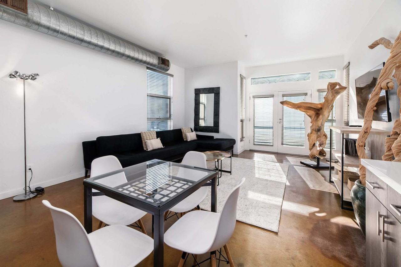 777 6th Ave #1639978P - Photo 6 of 38