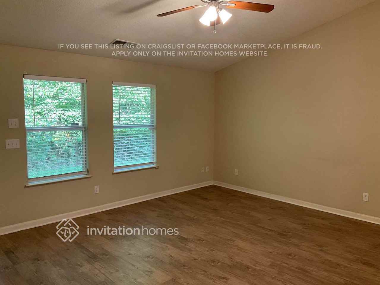 3035 Pebble Creek Ln - Photo 2 of 10