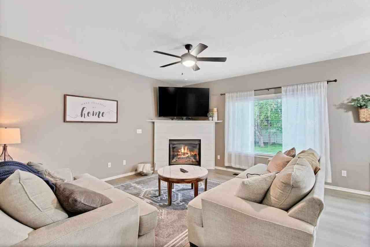 3024 W Divide Creek Dr #1642428P - Photo 2 of 40