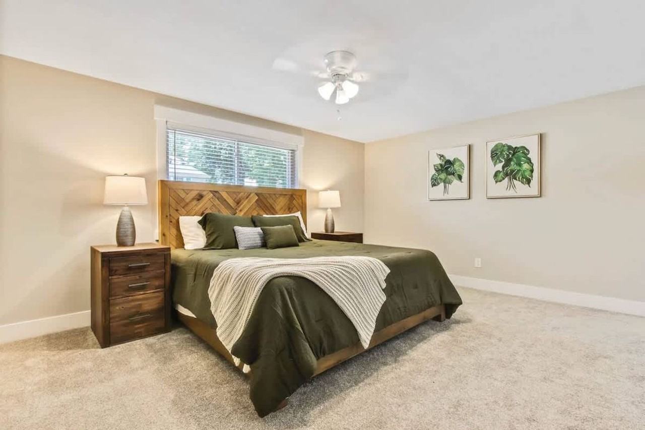 1215 E Cerramar Ct #1642422P - Photo 5 of 36