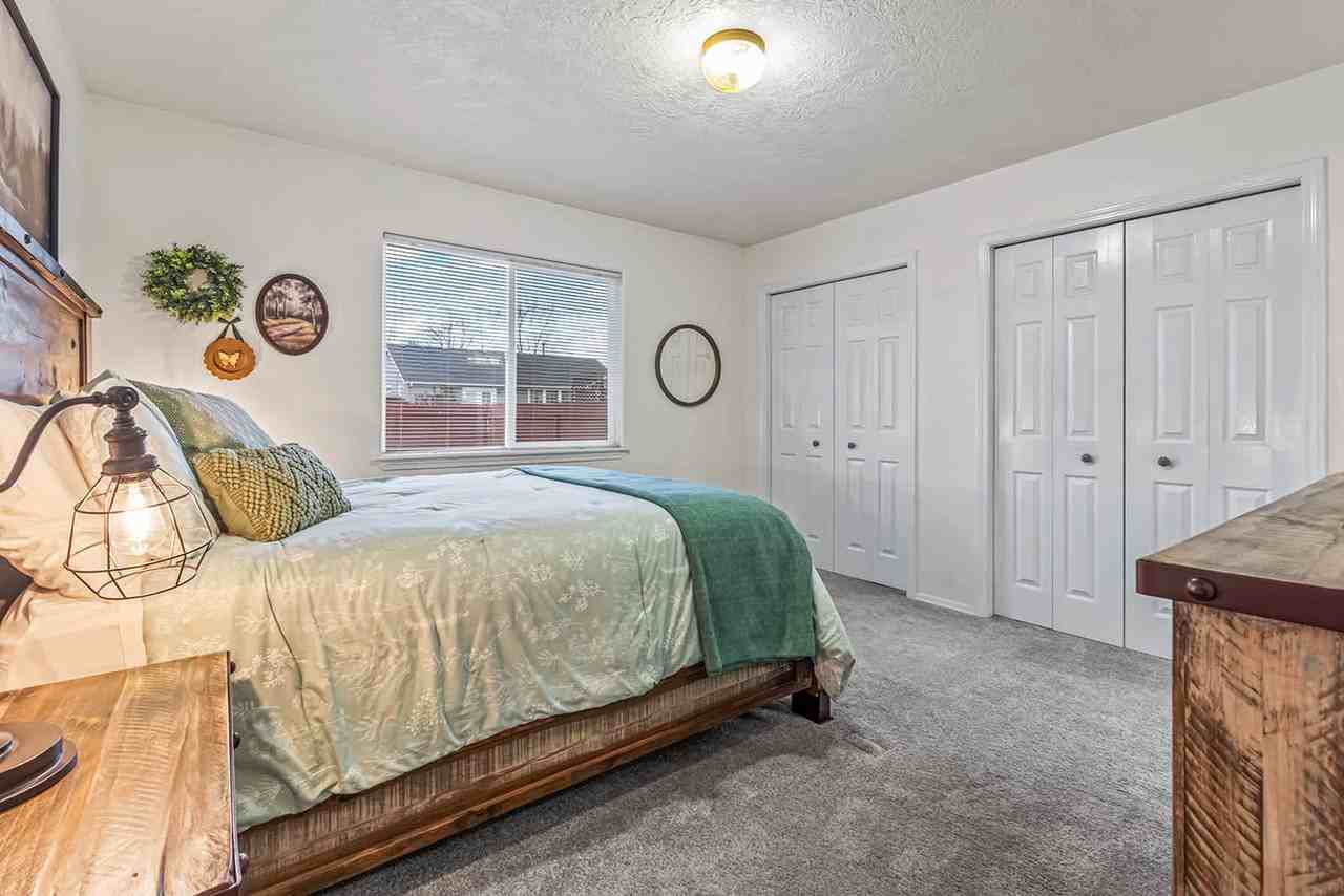 727 W Clark Ave #1642456P - Photo 6 of 40