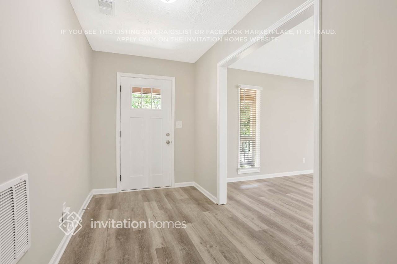 685 Raven Springs Trl - Photo 4 of 26