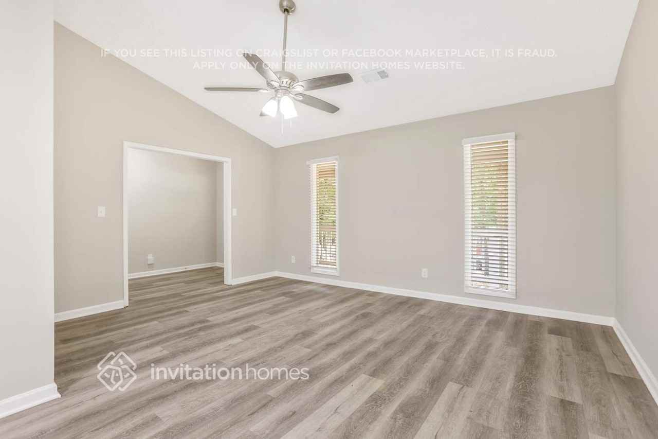 685 Raven Springs Trl - Photo 7 of 26