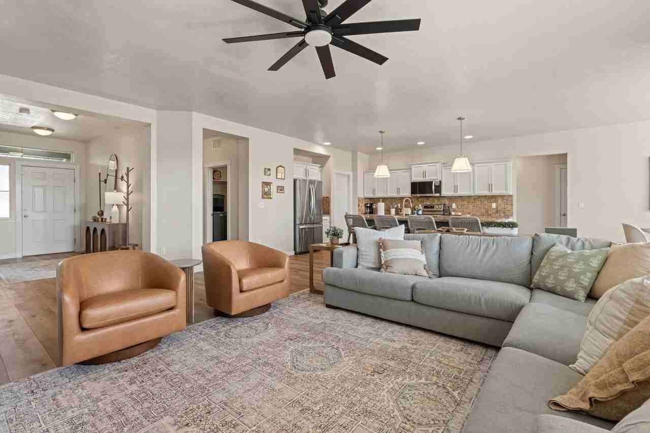 3173 S Mystic Seaport Ave #1642468P - Photo 4 of 41