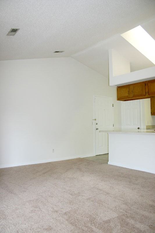 6264 Rosecroft Dr - Photo 2 of 11
