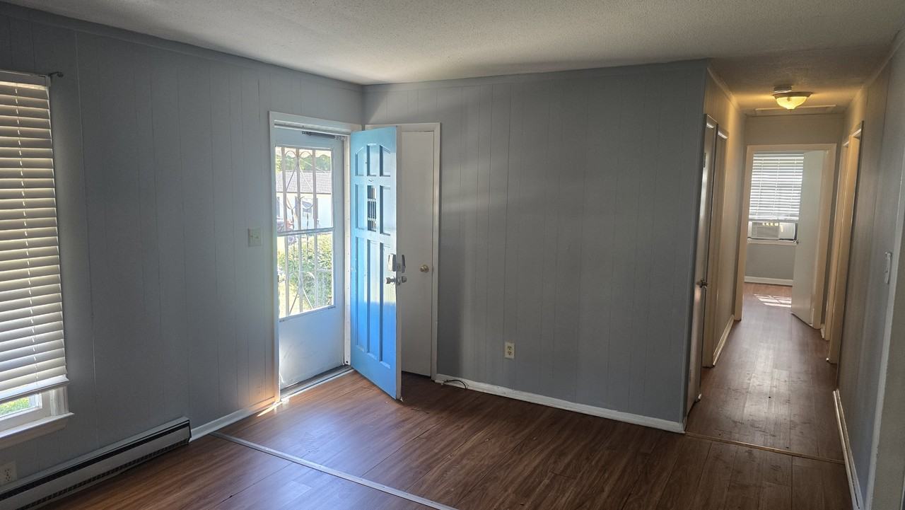 2320 Curtis St - Photo 5 of 17