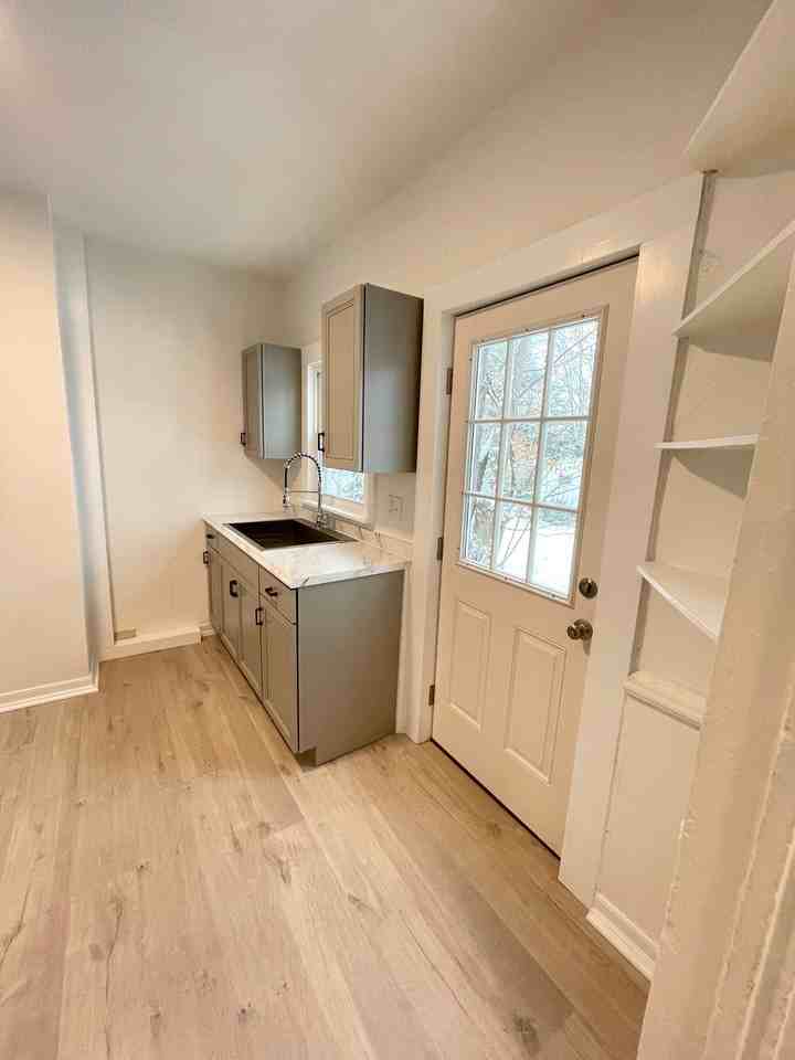 34 Pine St #1 - Photo 5 of 10