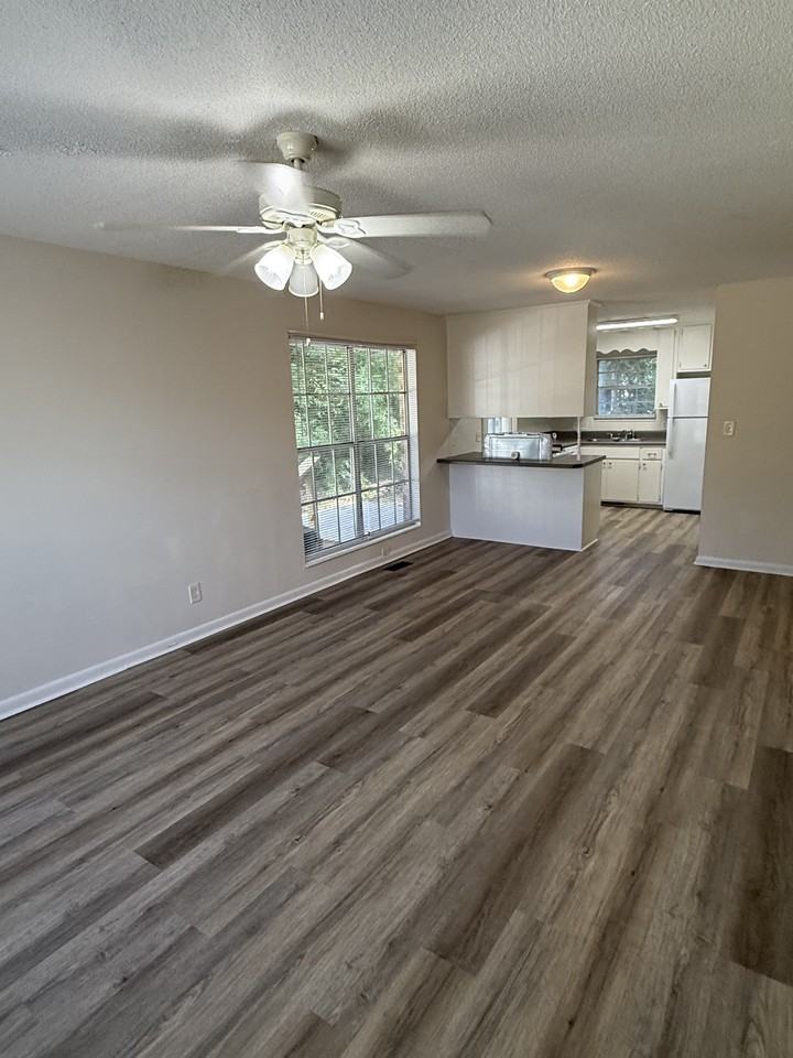 2533 Old Bainbridge Rd - Photo 3 of 16