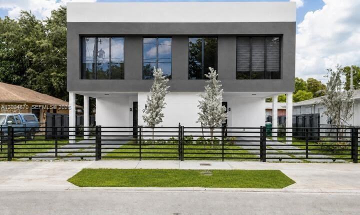 919 Nw 55th St - Photo 2 of 17