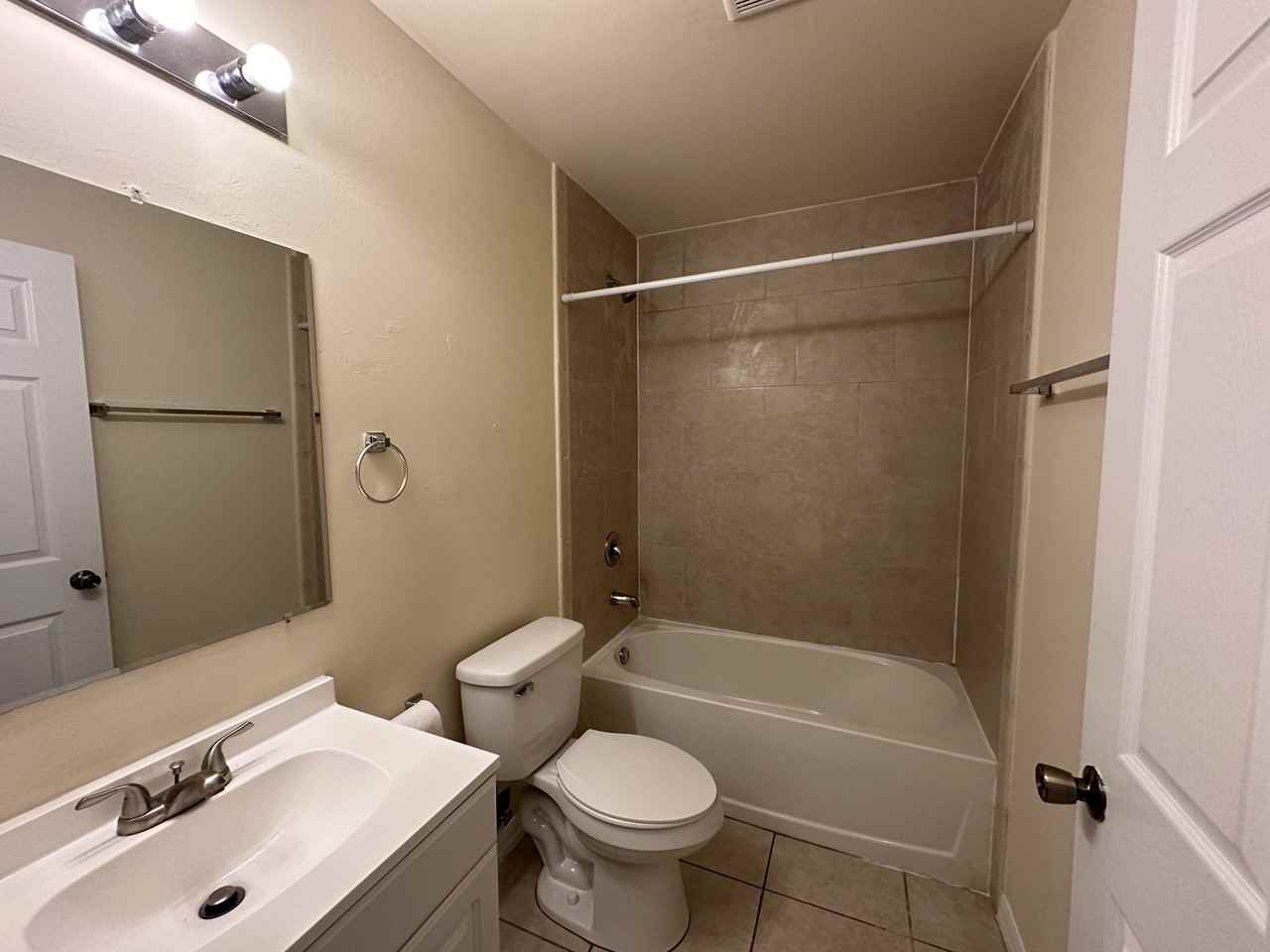 3414 Sw 7th Pl - Photo 5 of 12