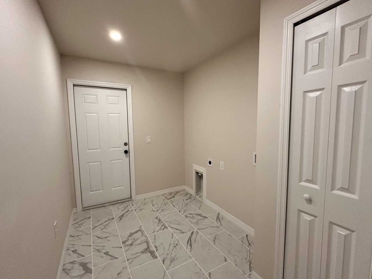 1505 Ne 10th Ter - Photo 3 of 26