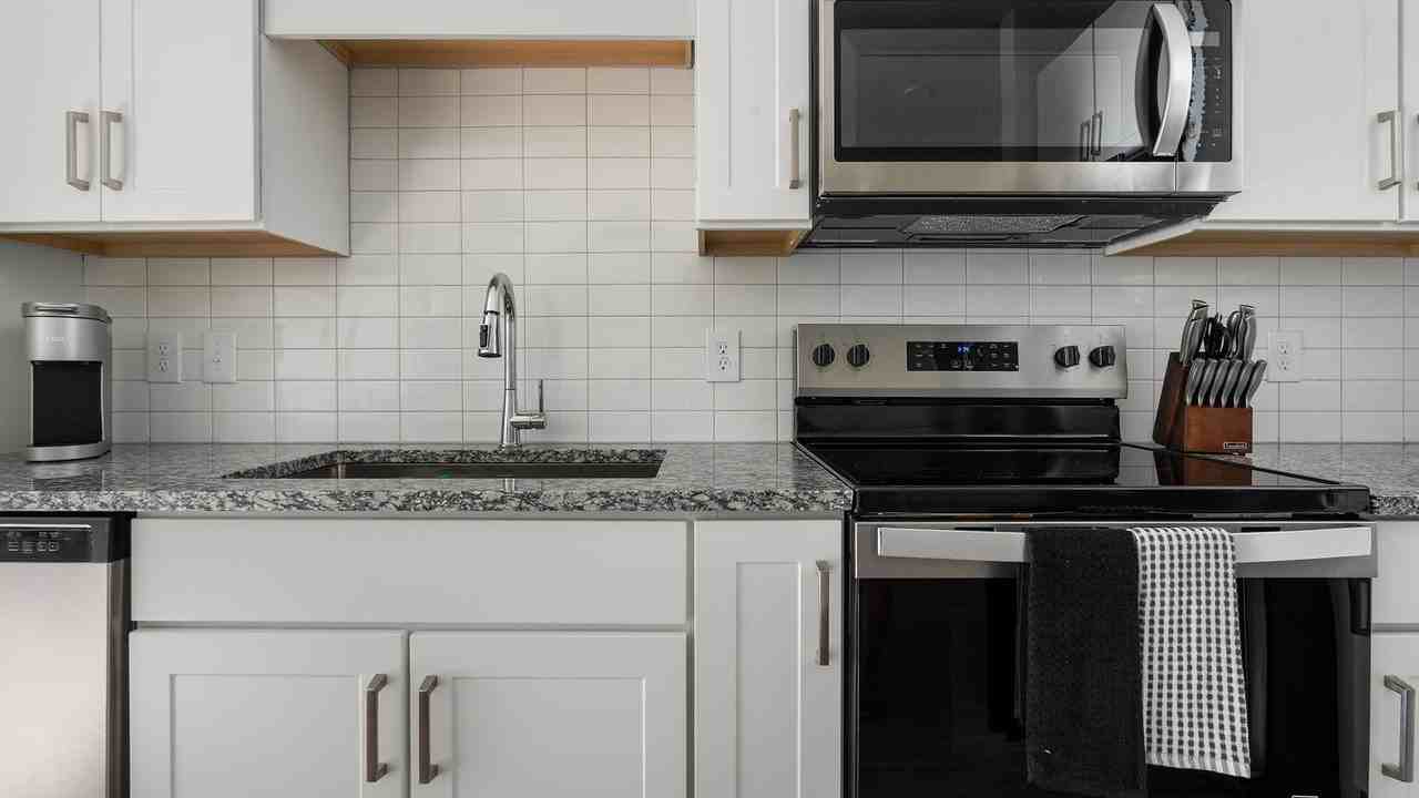 15560 Render Way - Photo 5 of 50
