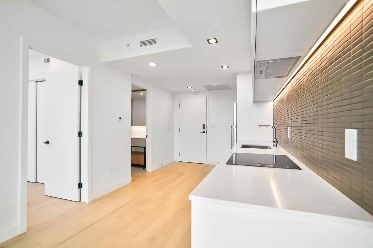 1245 Rue de Bleury #5218 - Photo 2 of 19
