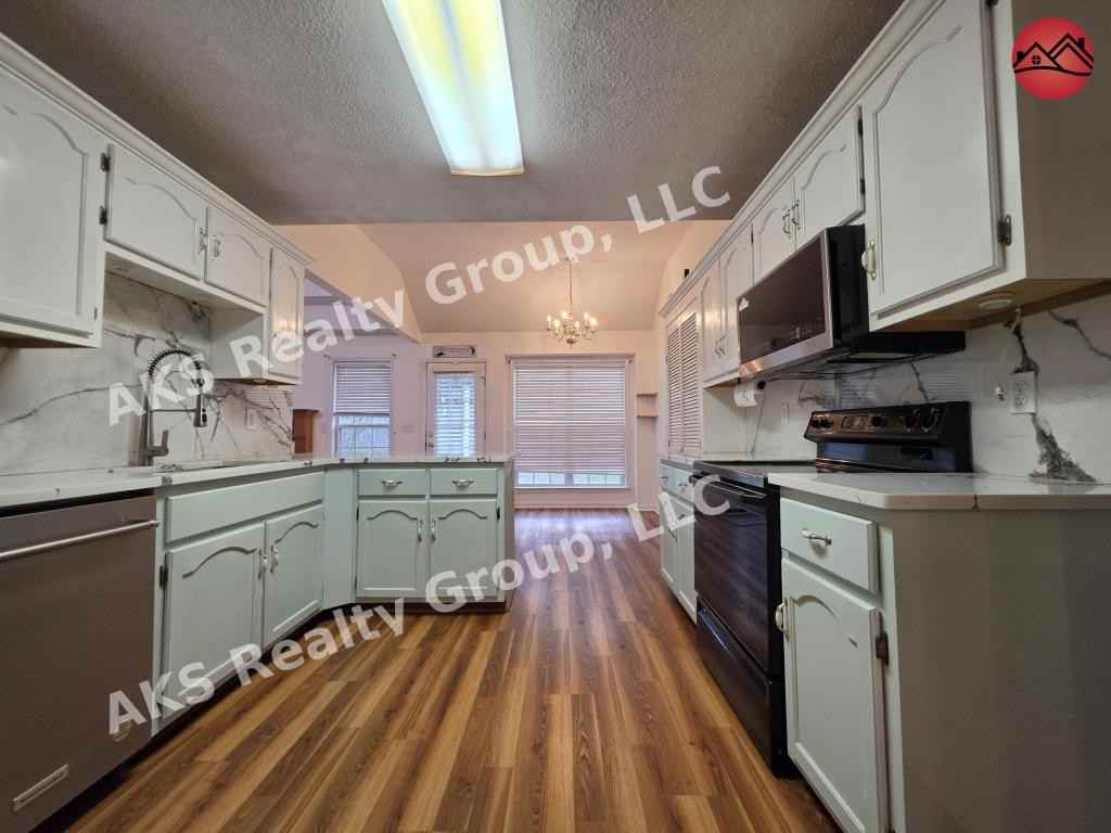 1345 Moss Rose Ln - Photo 7 of 21
