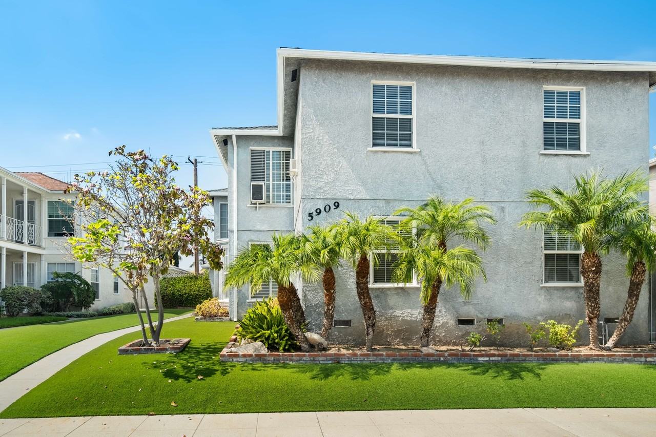 5909 Overhill Drive, Windsor Hills, Los Angeles, Ca, Usa #3 - Photo 2 of 26