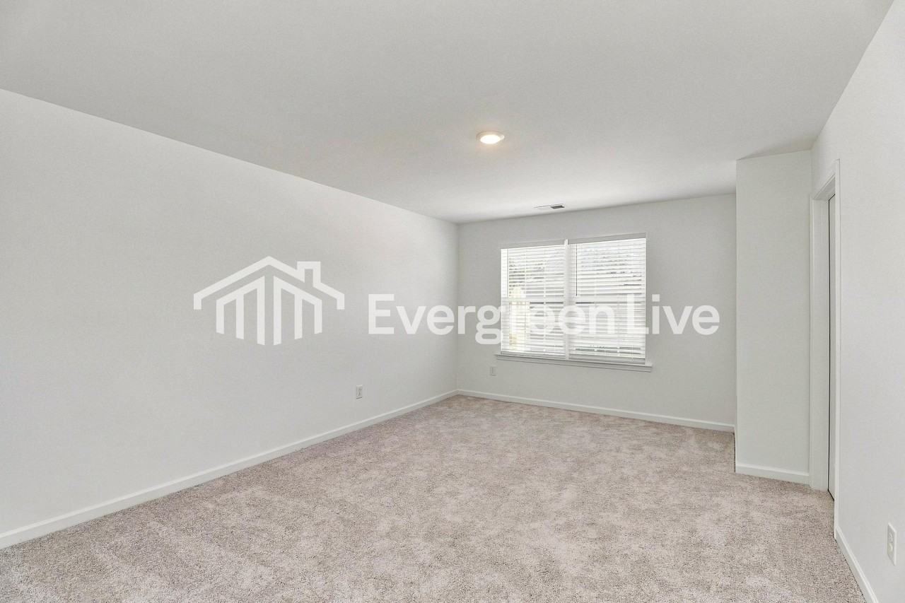 688 Sparano Loop - Photo 6 of 10