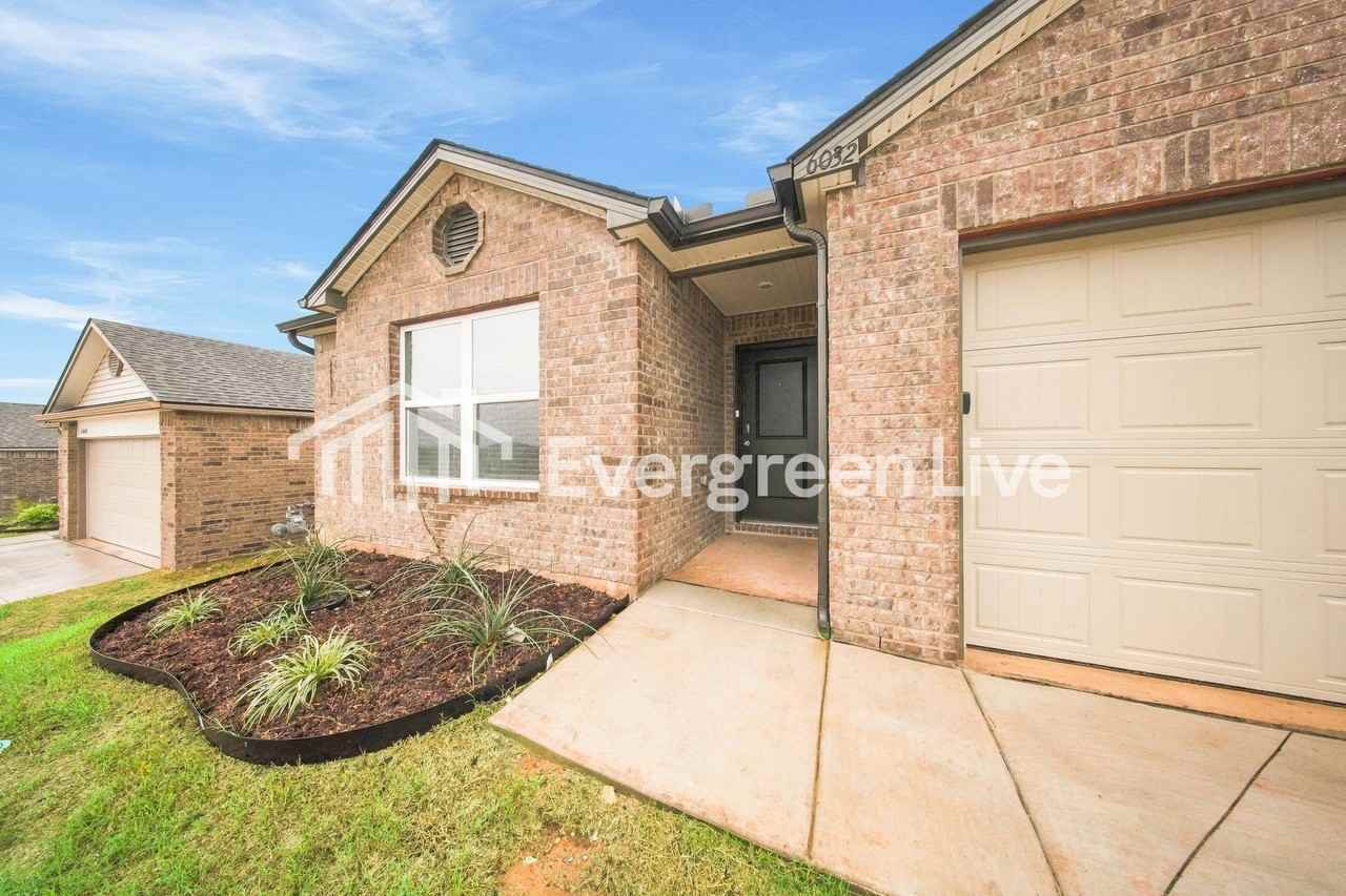 6032 Norway Spruce Street - Photo 2 of 15
