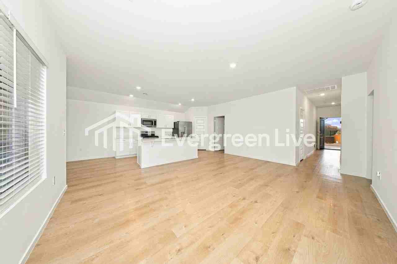 6032 Norway Spruce Street - Photo 4 of 15
