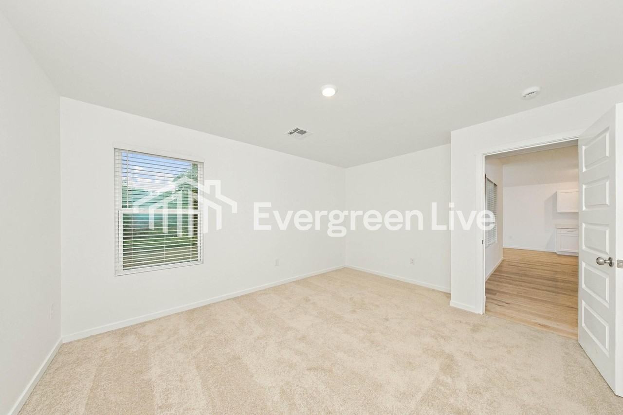 6032 Norway Spruce Street - Photo 7 of 15