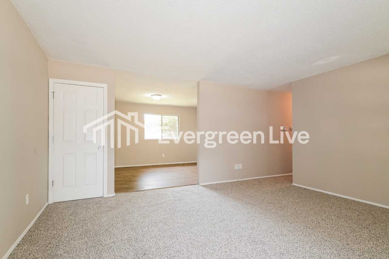 1805 Stilton Ct - Photo 4 of 15