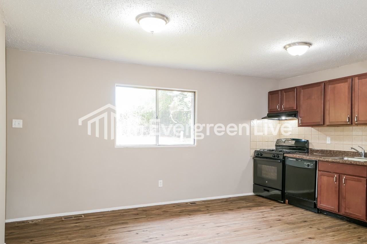 1805 Stilton Ct - Photo 5 of 15