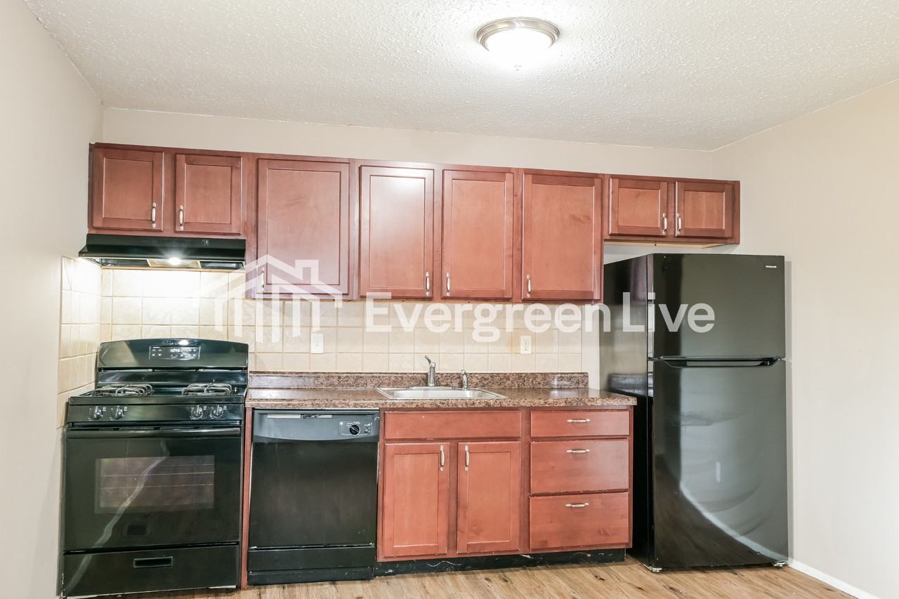 1805 Stilton Ct - Photo 6 of 15