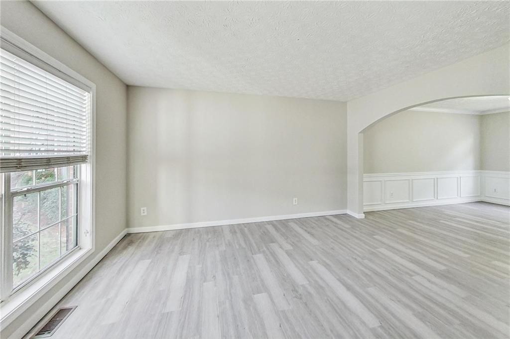 326 Canterbury Place Dr - Photo 4 of 50