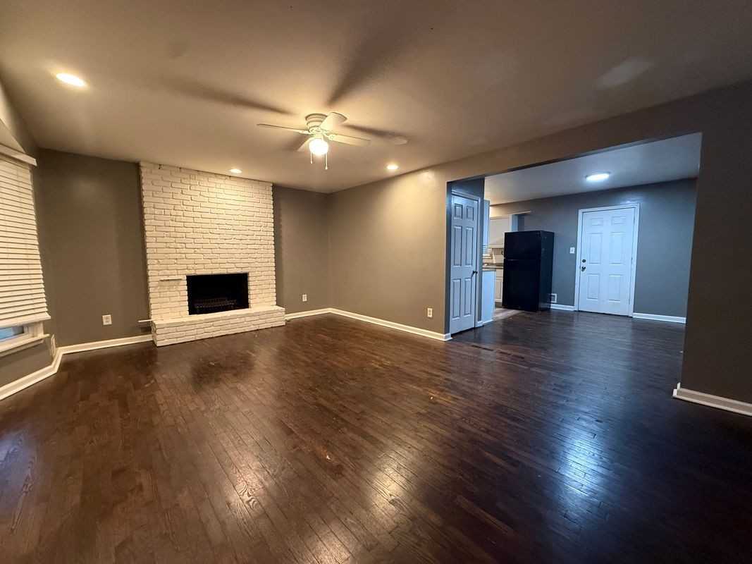 8712 Bristol Ave - Photo 2 of 11