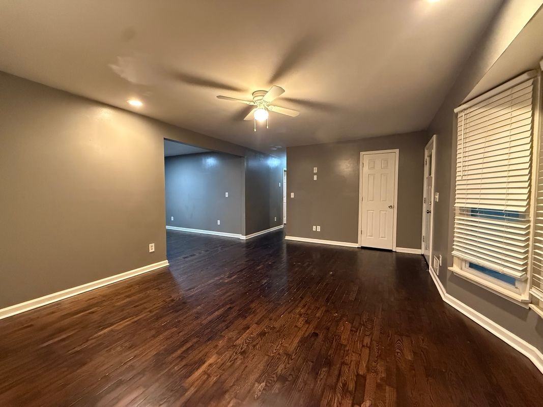 8712 Bristol Ave - Photo 3 of 11