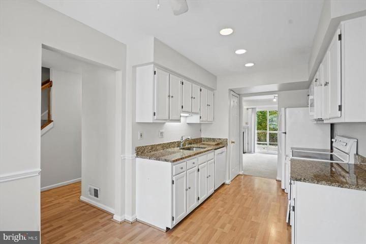 1850 Glendale Ln - Photo 3 of 4