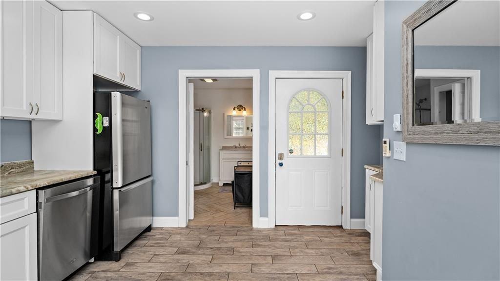 110 Vine St - Photo 4 of 22