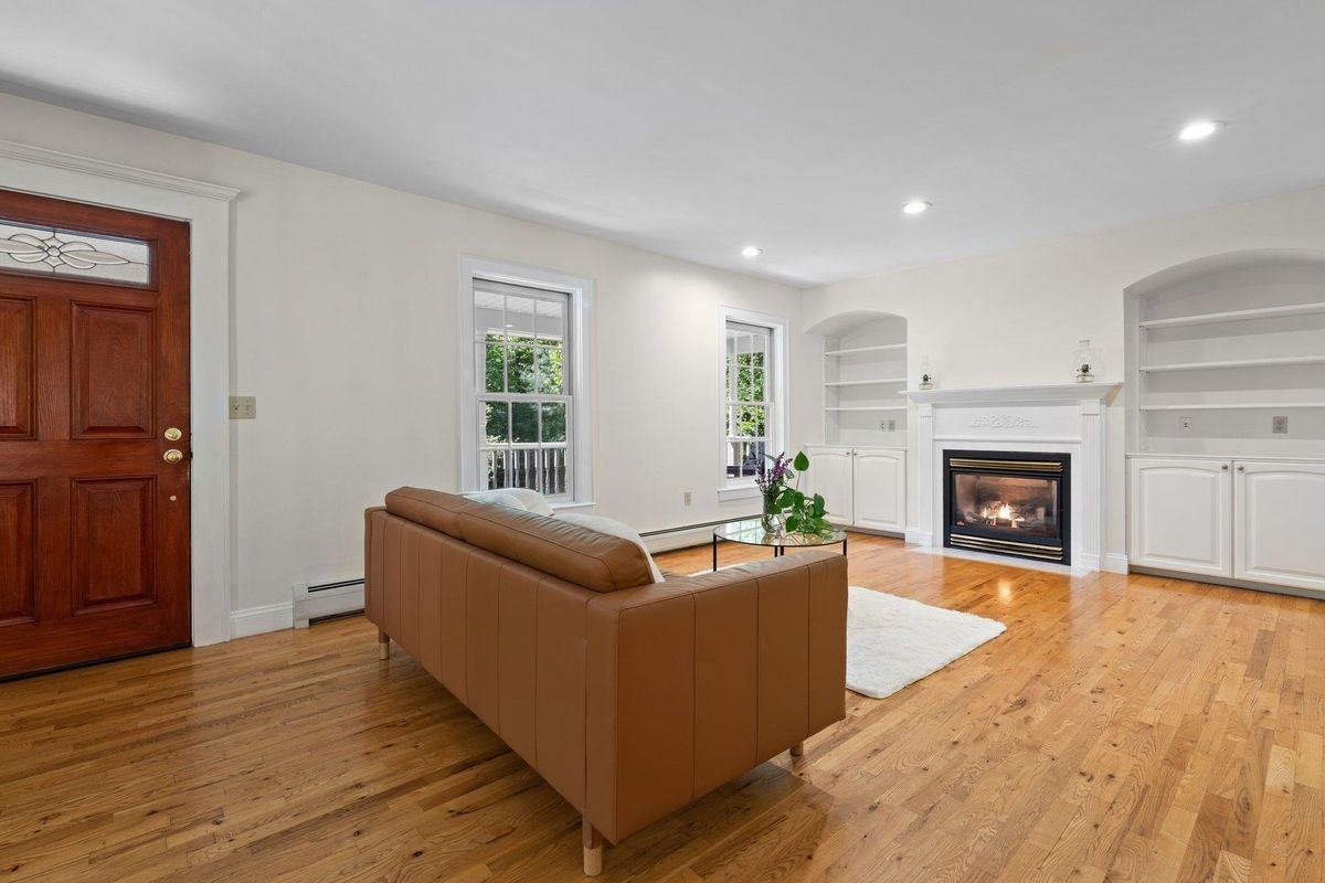 741 N Pembroke Rd - Photo 5 of 17