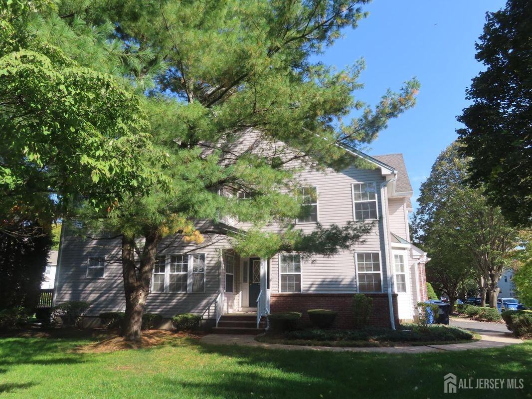 107 Amy Dr - Photo 2 of 36