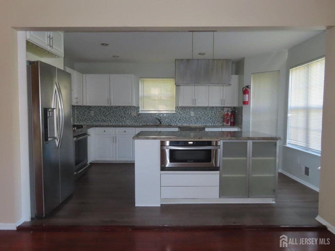 107 Amy Dr - Photo 7 of 36