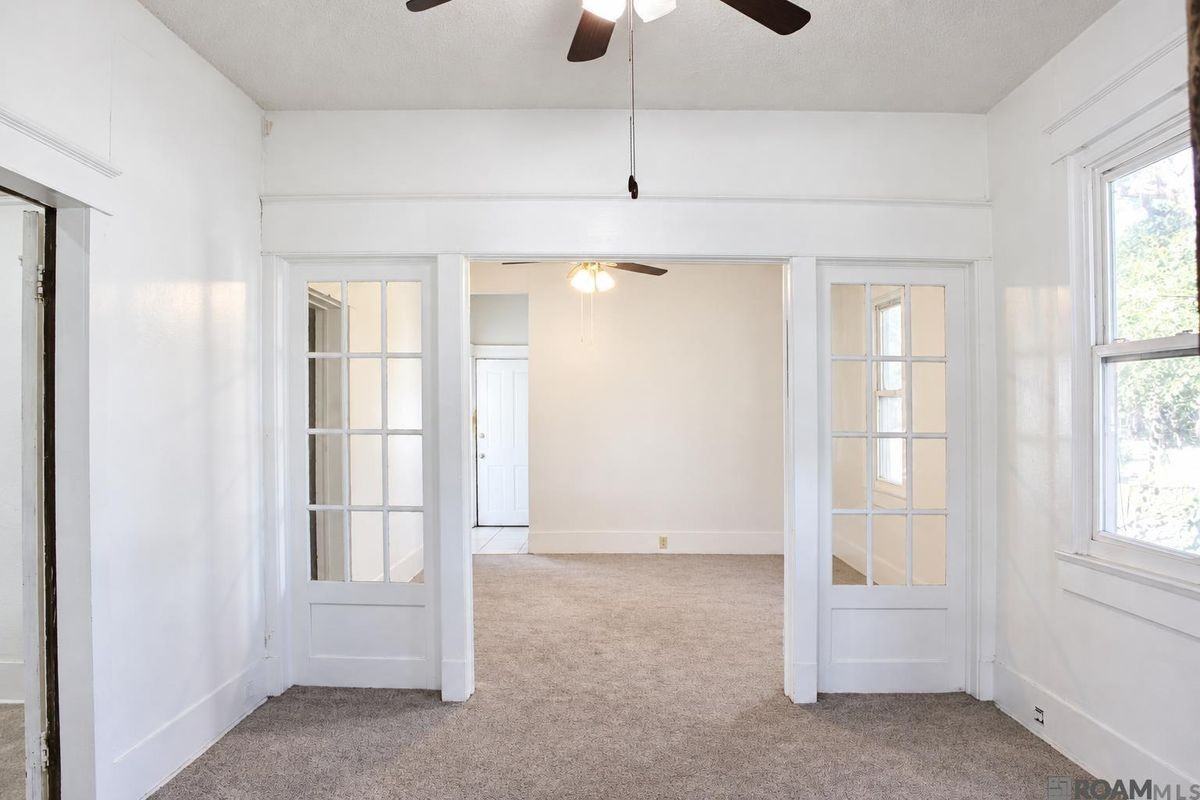 3964 Louisiana Avenue Pkwy - Photo 2 of 13