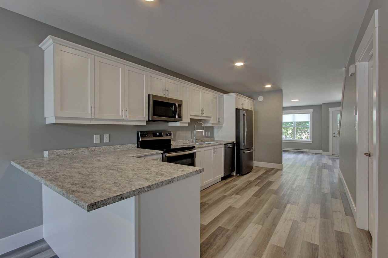 771 Maclaren Avenue #4 - Photo 4 of 23
