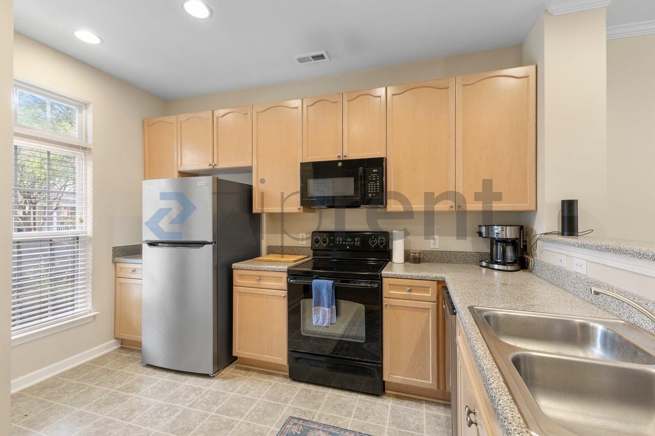 530 Jetton St - Photo 5 of 17