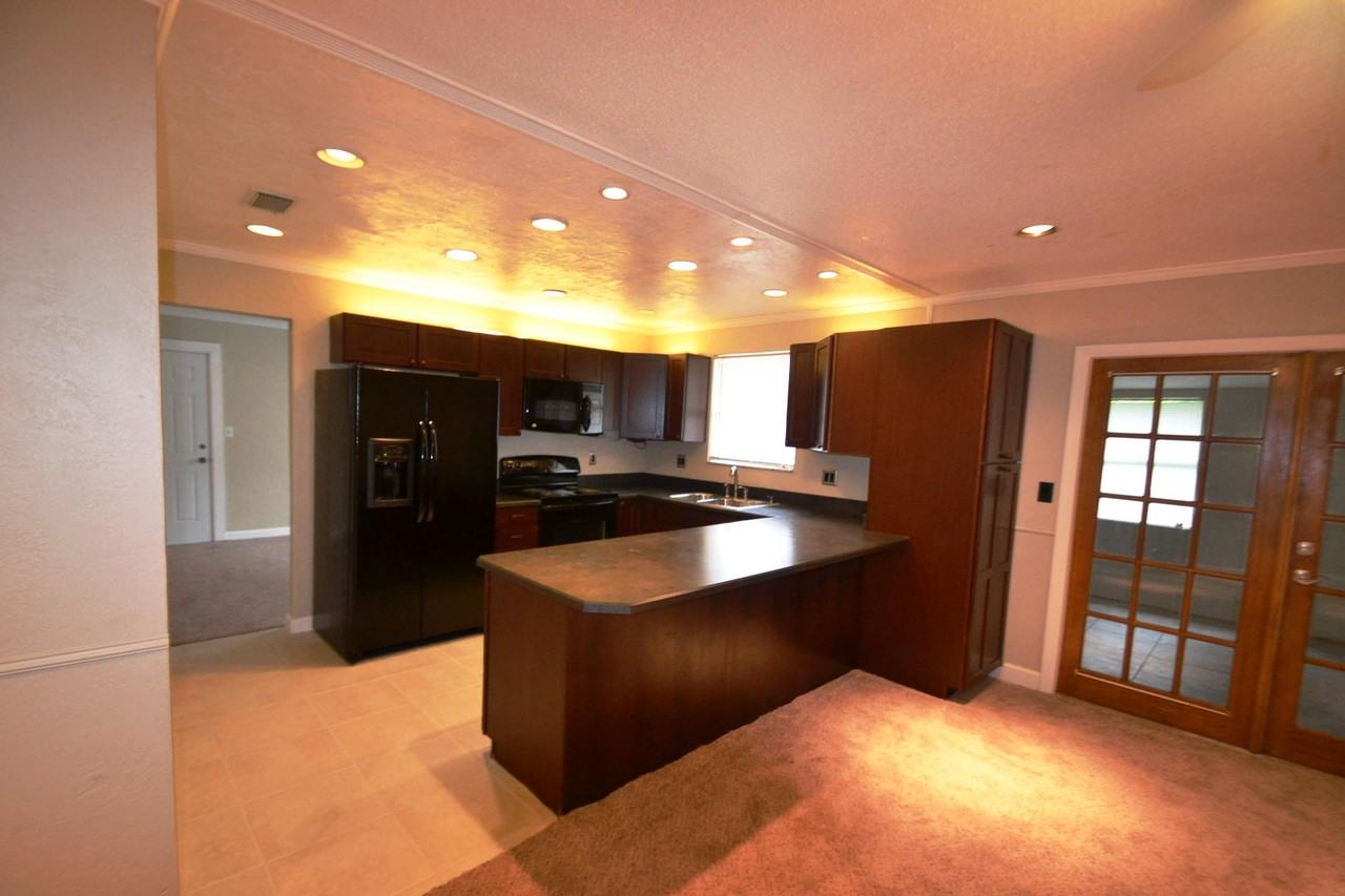 2334 Citrus Ave - Photo 3 of 9